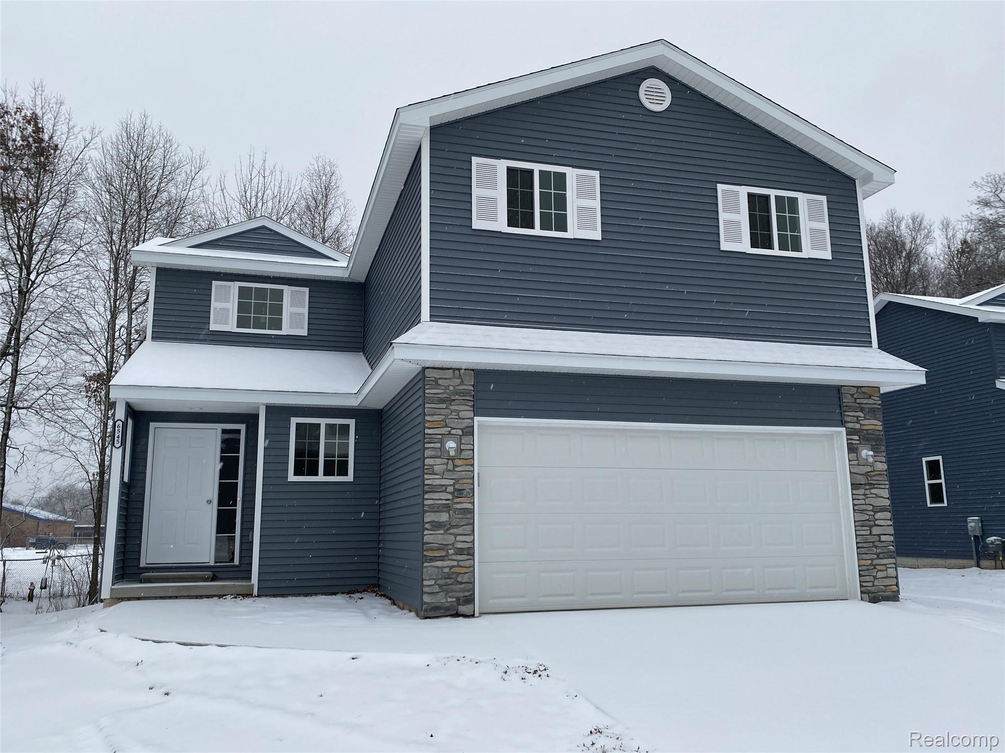 5372 Rural Terrace Waterford, MI 48329 - Photo 2 of 55 Blue Exterior 1.JPG