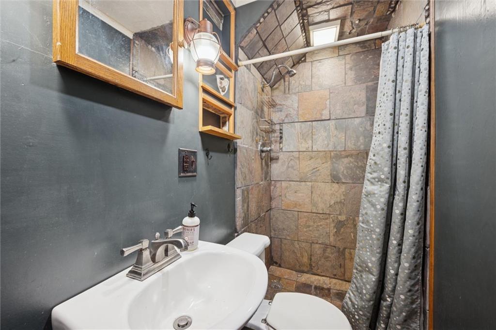 210 Craigsville Road Worthington, PA 16262 - Photo 12 of 47 MAIN FLOOR BATH