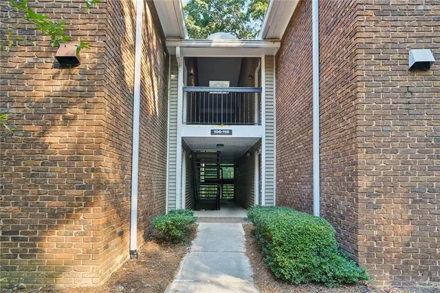$245,000 | 112 Barrington Hills Drive, Atlanta, GA 30350