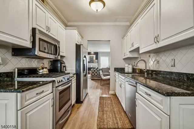 $519,999 | 505 Tallwood Lane, Green Brook, NJ 08812