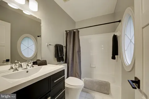 $1,995,000 | 13101 Ridge Drive, Rockville, MD 20850
