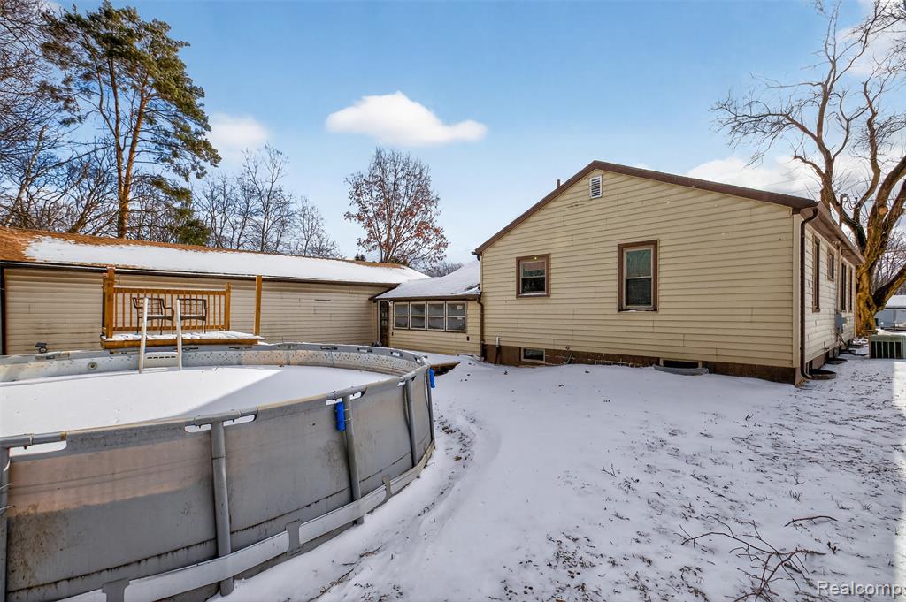 3241 East Curtis Road Birch Run, MI 48415 - Photo 9 of 47