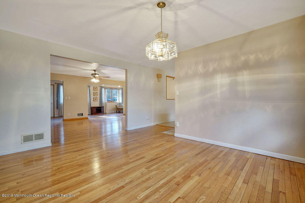 17 Wickatunk Road Manalapan, NJ 07726 - Photo 3 of 20 015_dsc08540-dsc08544