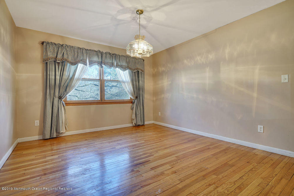17 Wickatunk Road Manalapan, NJ 07726 - Photo 4 of 20 014_dsc08545-dsc08549