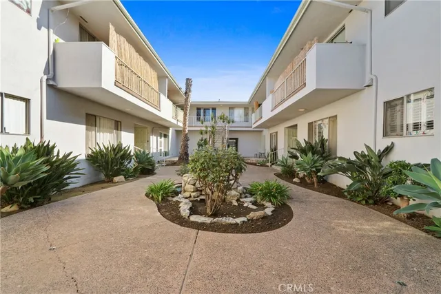 $425,000 | 840 Cedar Avenue, Unit 20, Long Beach, CA 90813