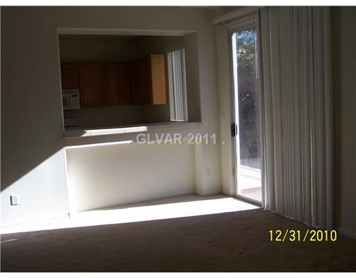 173 Ridge Crossing Avenue Henderson, NV 89002 - Photo 4 of 11 Living Room.