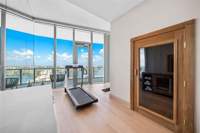 $23,990,000 | 17475 Collins Avenue, Unit PH3201, Sunny Isles Beach, FL 33160