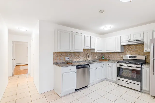 $2,900 | 101 Edgelawn Avenue, Unit 11, North Andover, MA 01845