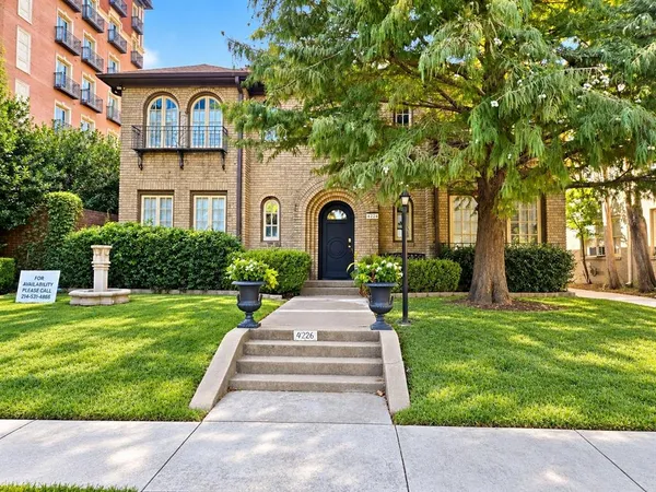 $1,800 | 4226 Prescott Avenue, Dallas, TX 75219