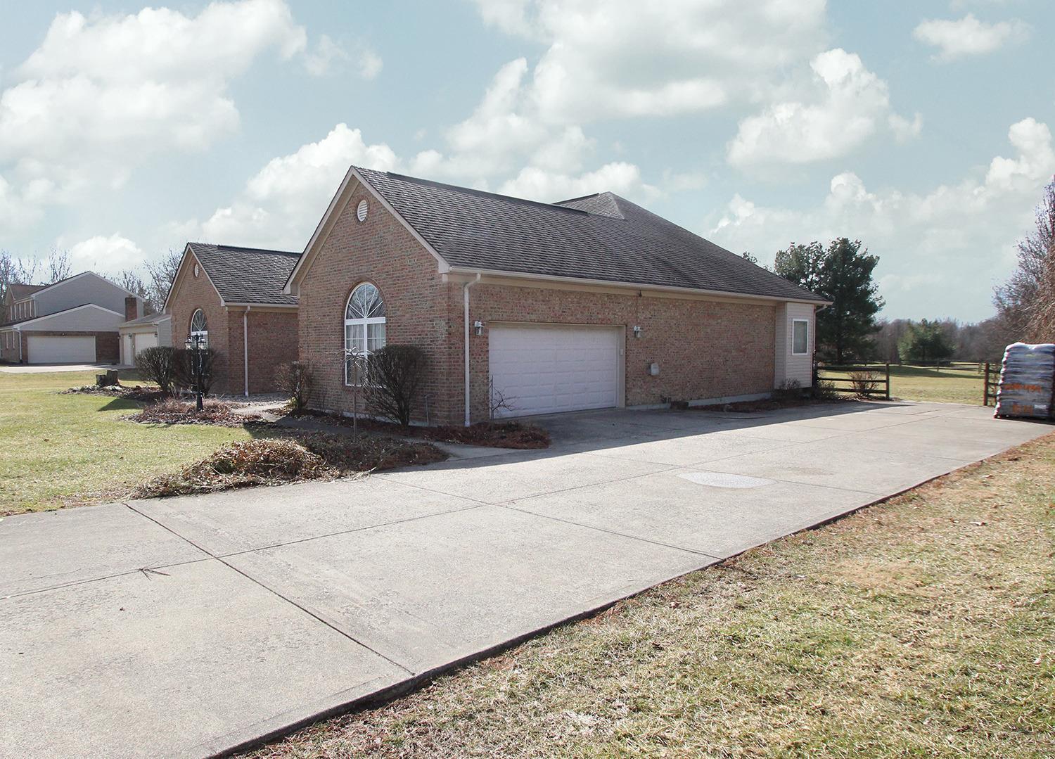 935 White Oak Road Cincinnati, OH 45245 - Photo 27 of 28 Gallery Image 27