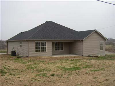 805 Williams Road Nicholasville, KY 40356 - Photo 8 of 8 covered patio perfect for entertaining.