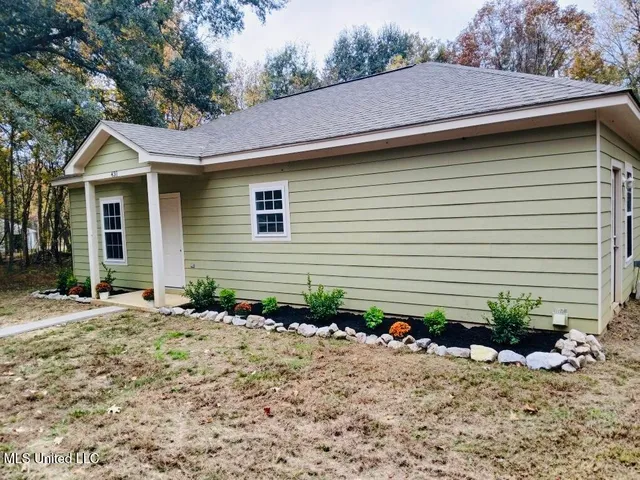 $197,000 | 431 Ridge Rd., Sarah, MS 38665