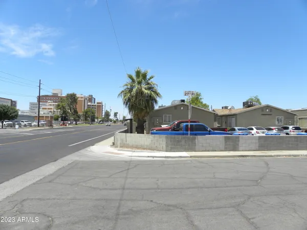 $1,635,000 | 1002 North 27th Place, Phoenix, AZ 85008