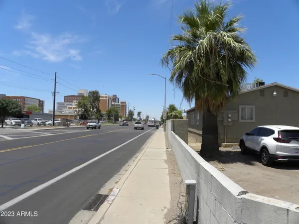 $1,635,000 | 1002 North 27th Place, Phoenix, AZ 85008