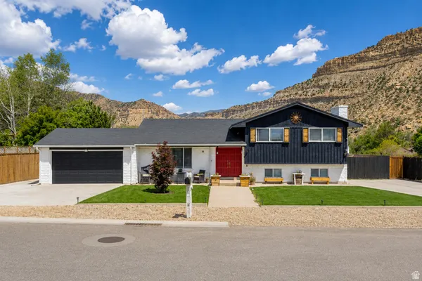 $374,900 | 100 Third North, Helper, UT 84526