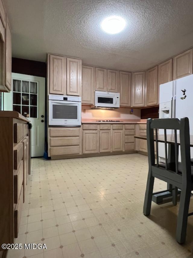 160 Evergreen Road Dublin, GA 31021 - Photo 6 of 37 Kitchen