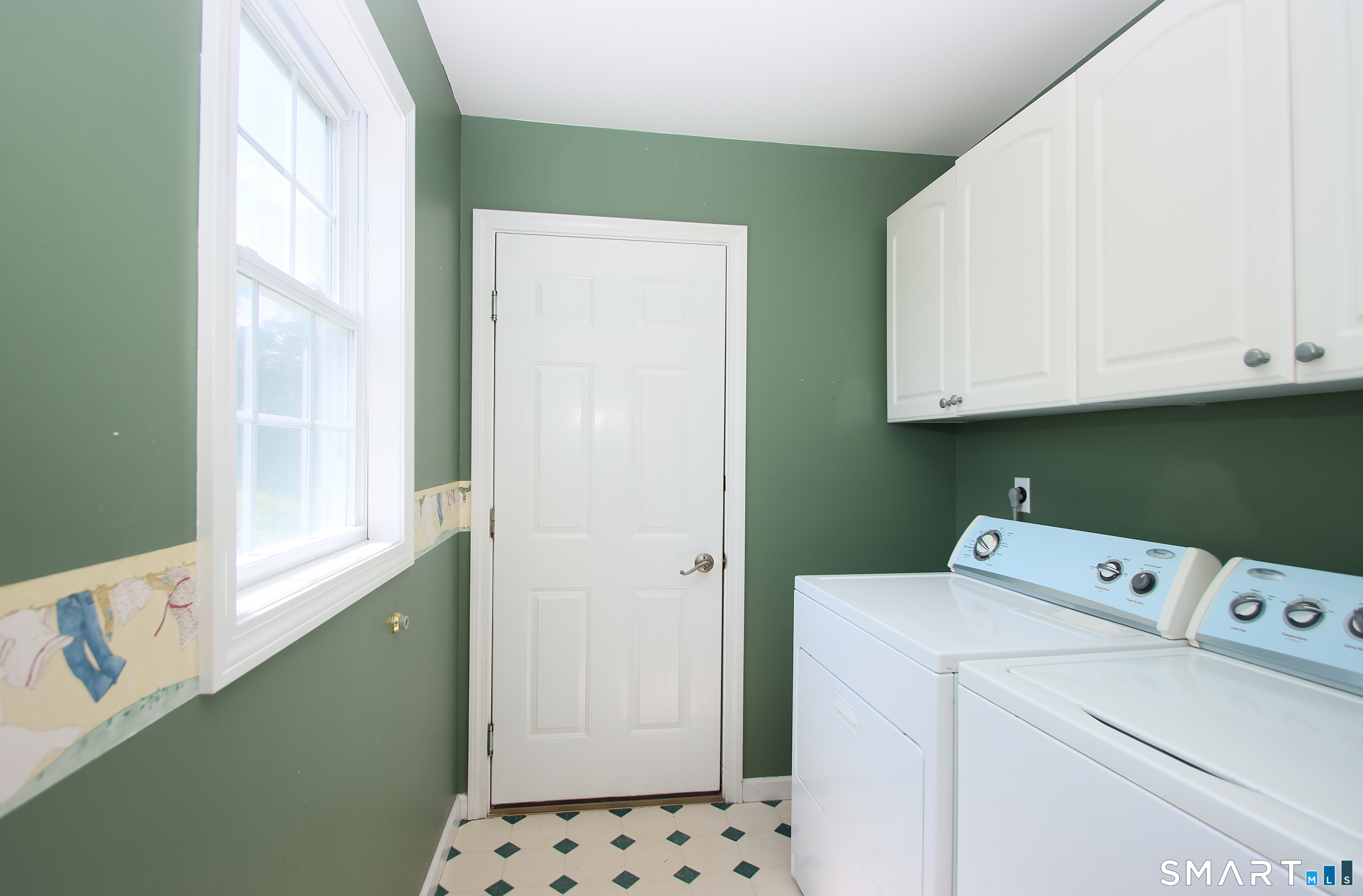 4 Meadow Road Newtown, CT 06470 - Photo 33 of 38