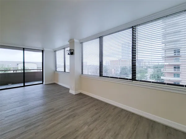 $2,200 | 3525 Sage Road, Unit 515, Houston, TX 77056