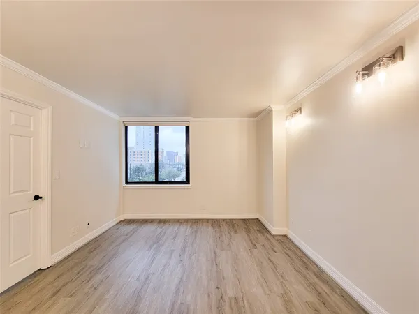 $2,200 | 3525 Sage Road, Unit 515, Houston, TX 77056