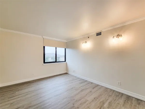 $2,200 | 3525 Sage Road, Unit 515, Houston, TX 77056