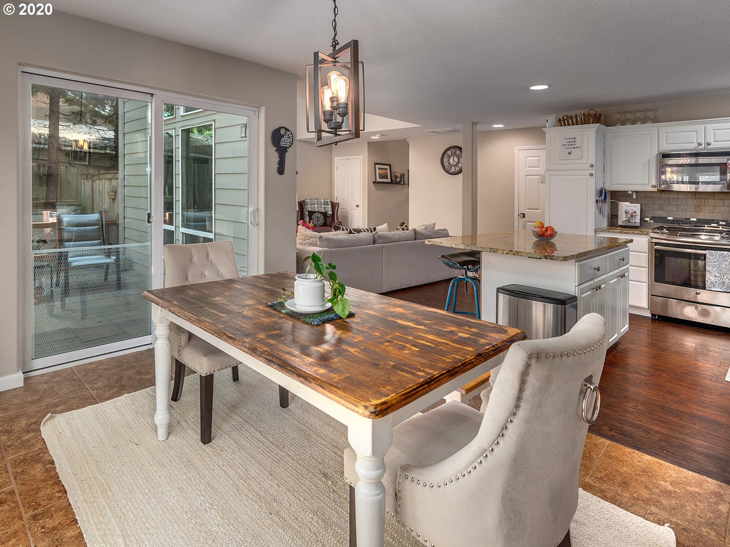22050 Southwest Grahams Ferry Road Tualatin, OR 97062 - Photo 9 of 27 Dining Area