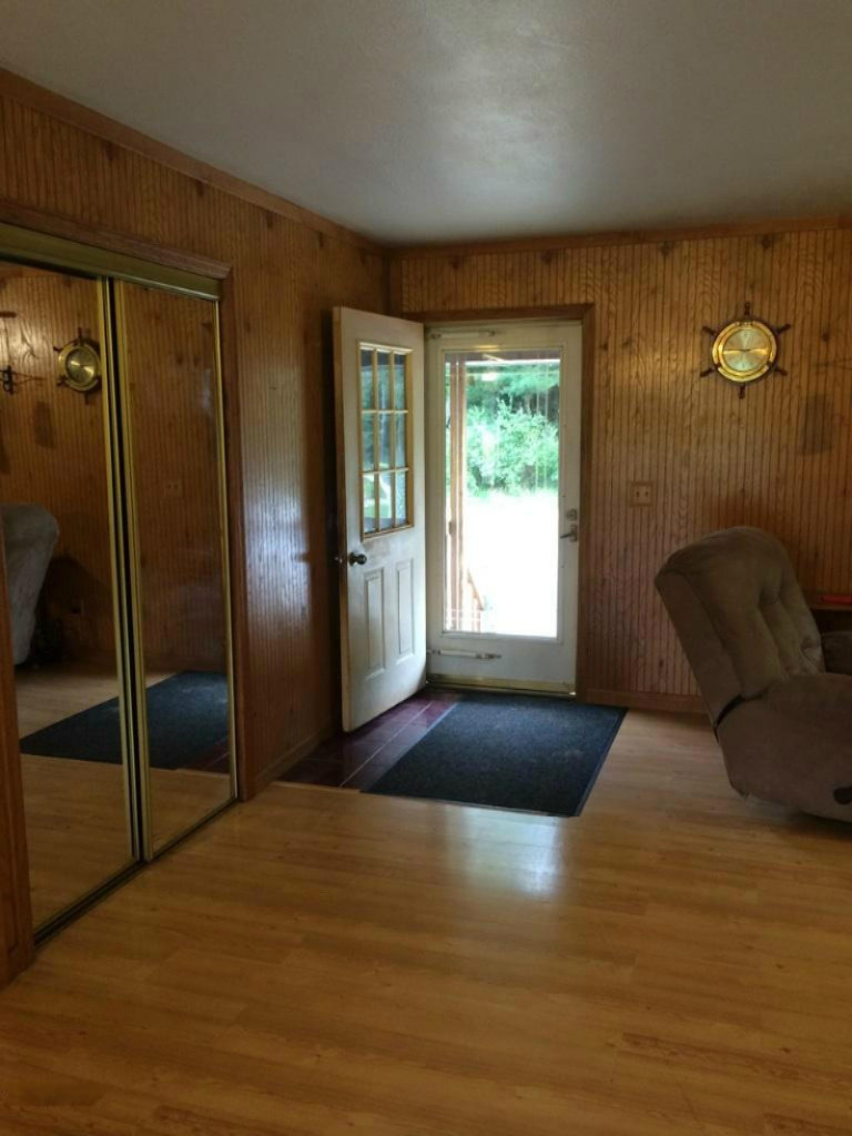 10172 East Klees Road Crystal, MI 48818 - Photo 3 of 15 door