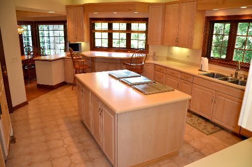 301 Ridge Road Barrington Hills, IL 60010 - Photo 10 of 16