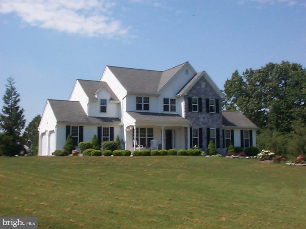 932 Pine Hill Road Lititz, PA 17543 - Photo 1 of 25