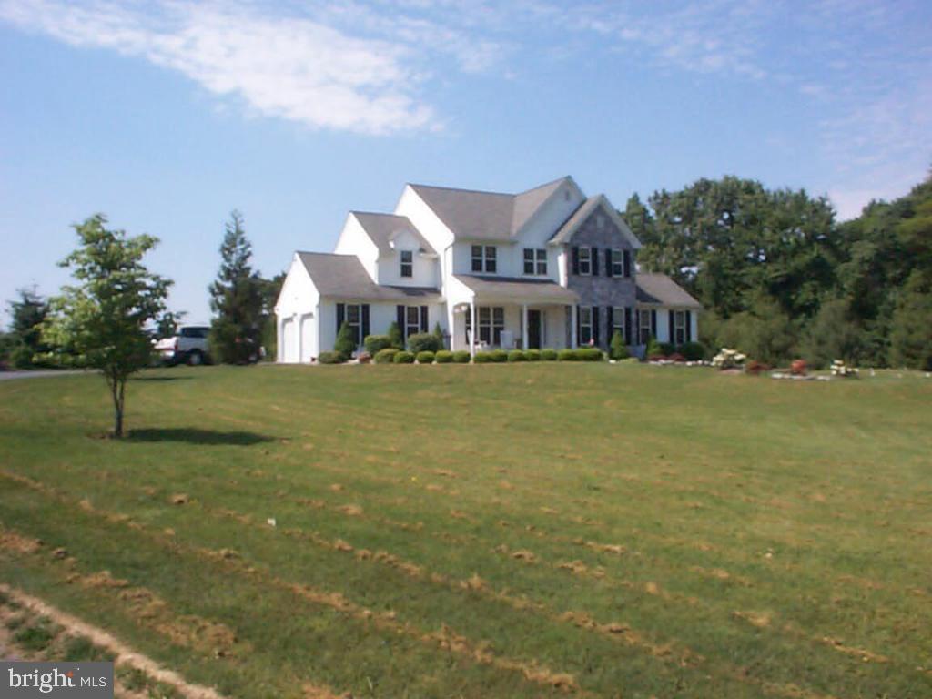 932 Pine Hill Road Lititz, PA 17543 - Photo 2 of 25