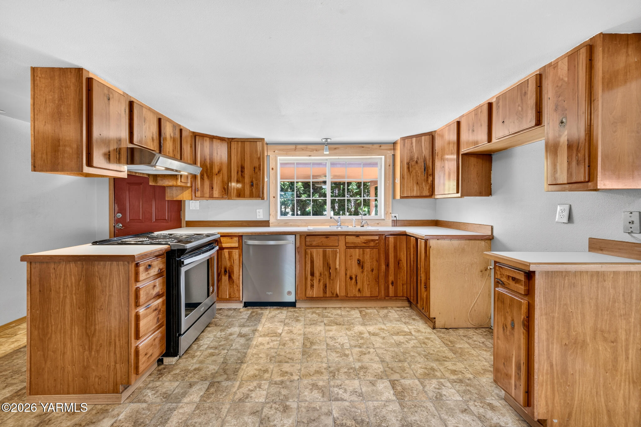 2281 Gurley Road Granger, WA 98932 - Photo 17 of 41 16 Kitchen