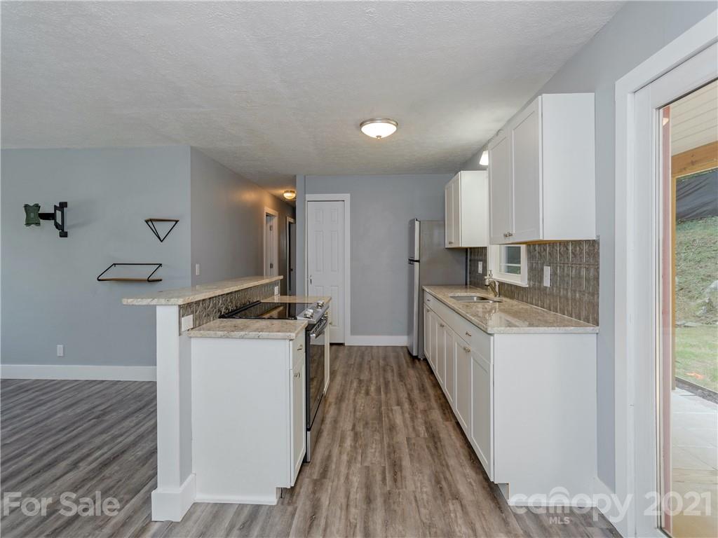 85 Elliot Ridge Lane Hendersonville, NC 28792 - Photo 11 of 24 Gallery Image 11