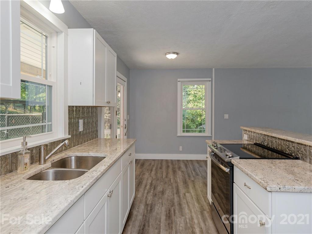 85 Elliot Ridge Lane Hendersonville, NC 28792 - Photo 13 of 24 Gallery Image 13