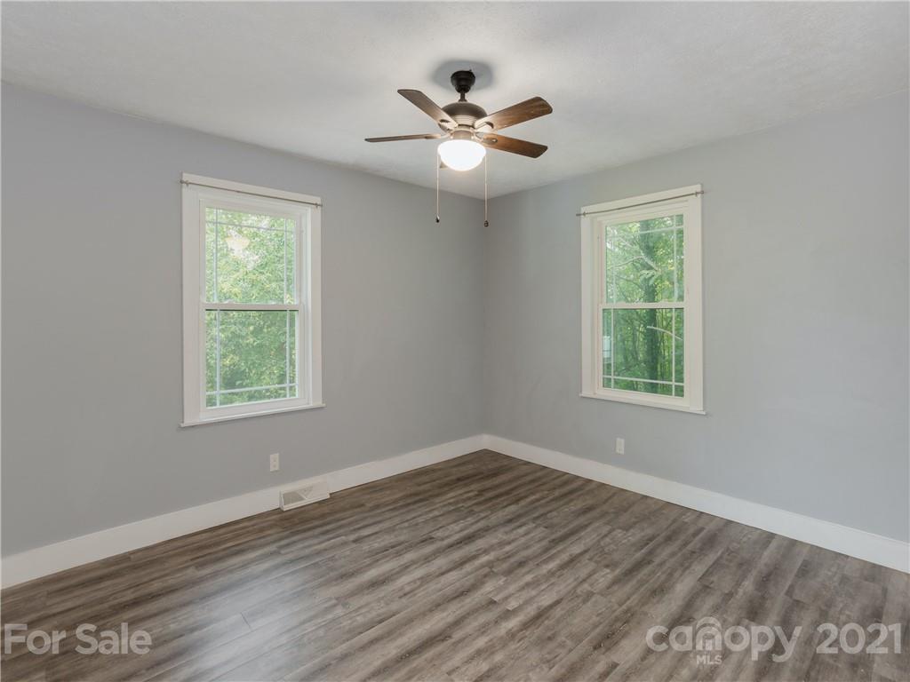 85 Elliot Ridge Lane Hendersonville, NC 28792 - Photo 14 of 24 Gallery Image 14