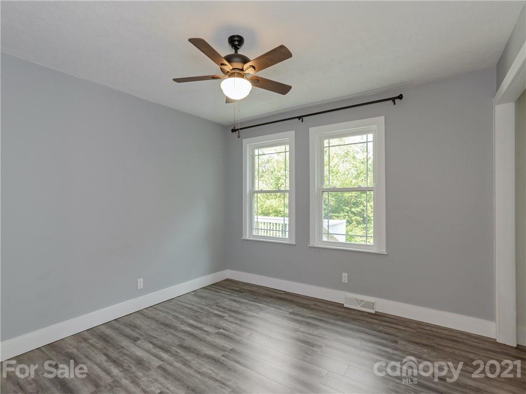 85 Elliot Ridge Lane Hendersonville, NC 28792 - Photo 15 of 24 Gallery Image 15