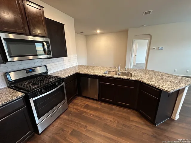 $1,725 | 8215 Falcon Meadow Drive, Converse, TX 78109