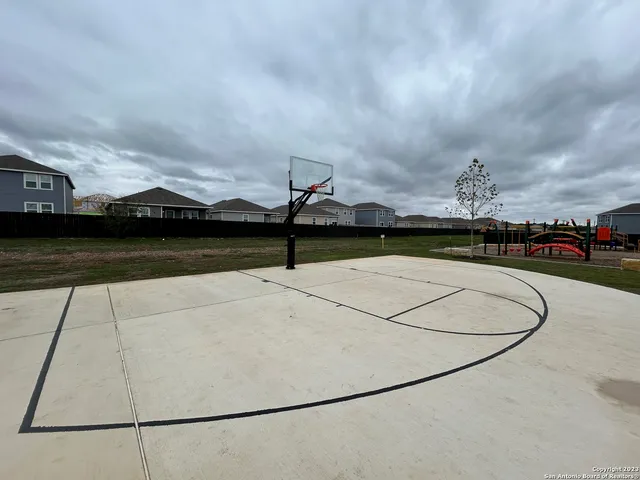 $1,725 | 8215 Falcon Meadow Drive, Converse, TX 78109