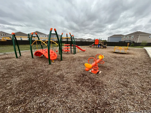 $1,725 | 8215 Falcon Meadow Drive, Converse, TX 78109