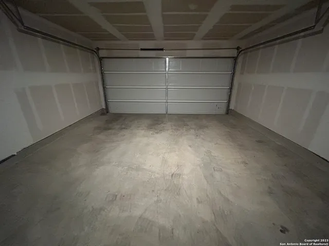 $1,725 | 8215 Falcon Meadow Drive, Converse, TX 78109