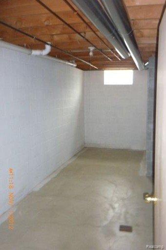 14360 Gilbert Road Allenton, MI 48002 - Photo 17 of 25 Din Area Foyer.JPG