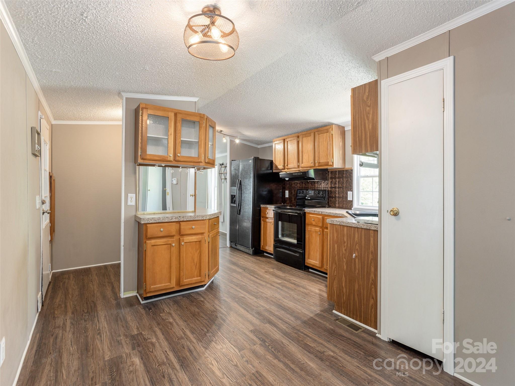 1067 Holbert Road Hendersonville, NC 28791 - Photo 11 of 36 Gallery Image 11