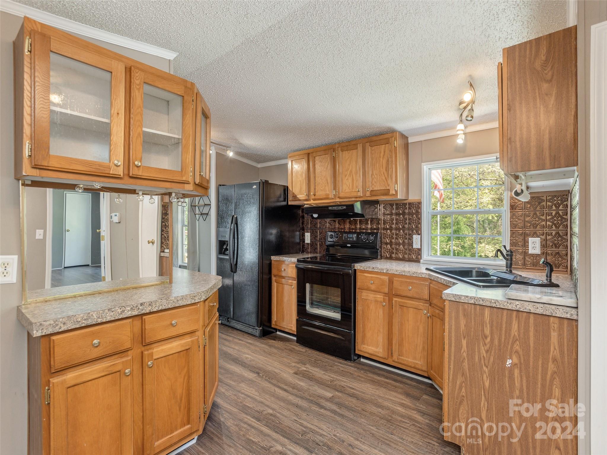 1067 Holbert Road Hendersonville, NC 28791 - Photo 12 of 36 Gallery Image 12