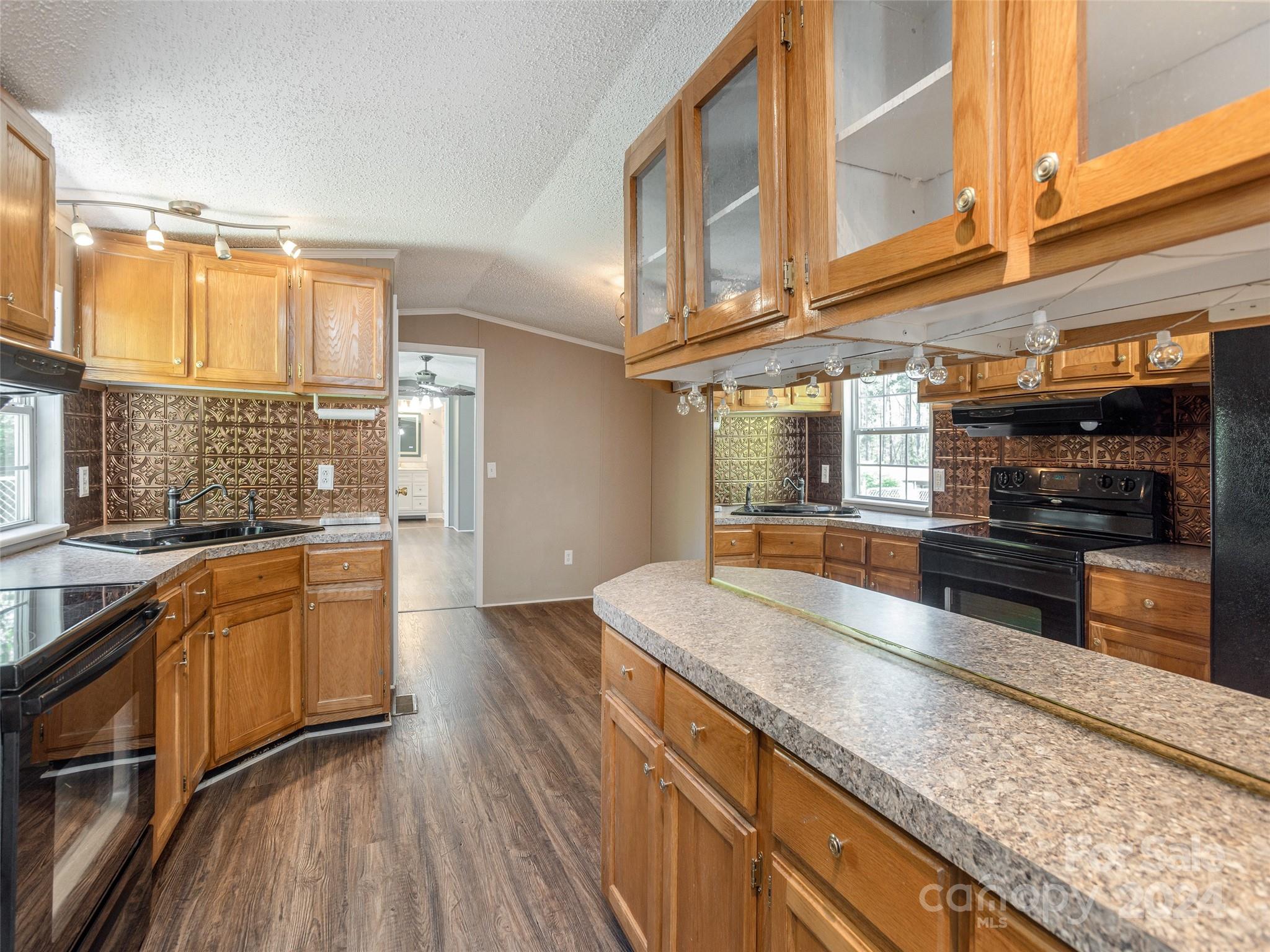 1067 Holbert Road Hendersonville, NC 28791 - Photo 13 of 36 Gallery Image 13