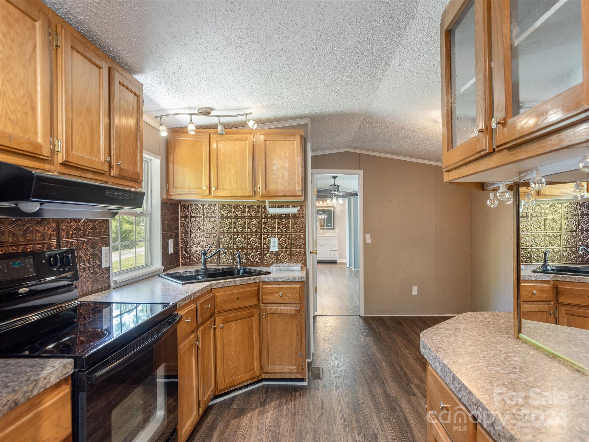 1067 Holbert Road Hendersonville, NC 28791 - Photo 14 of 36 Gallery Image 14