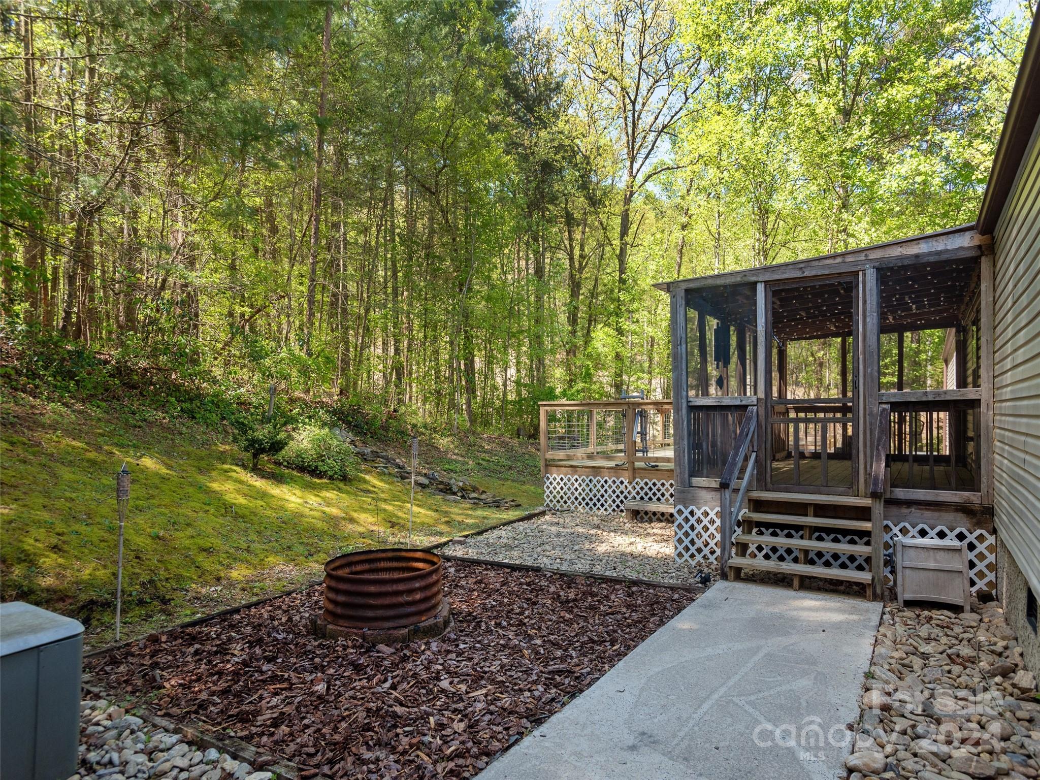 1067 Holbert Road Hendersonville, NC 28791 - Photo 32 of 36 Gallery Image 32