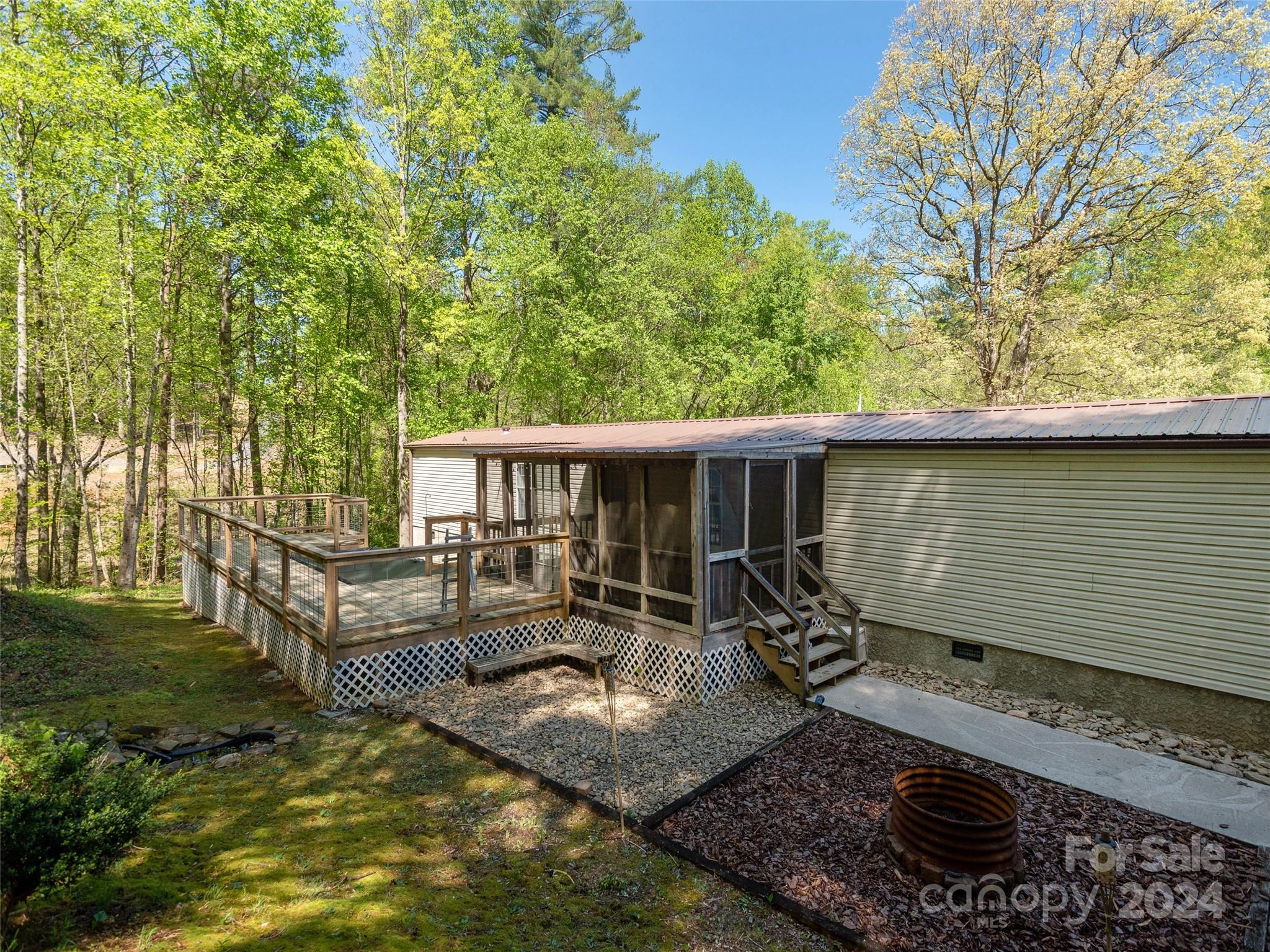 1067 Holbert Road Hendersonville, NC 28791 - Photo 33 of 36 Gallery Image 33