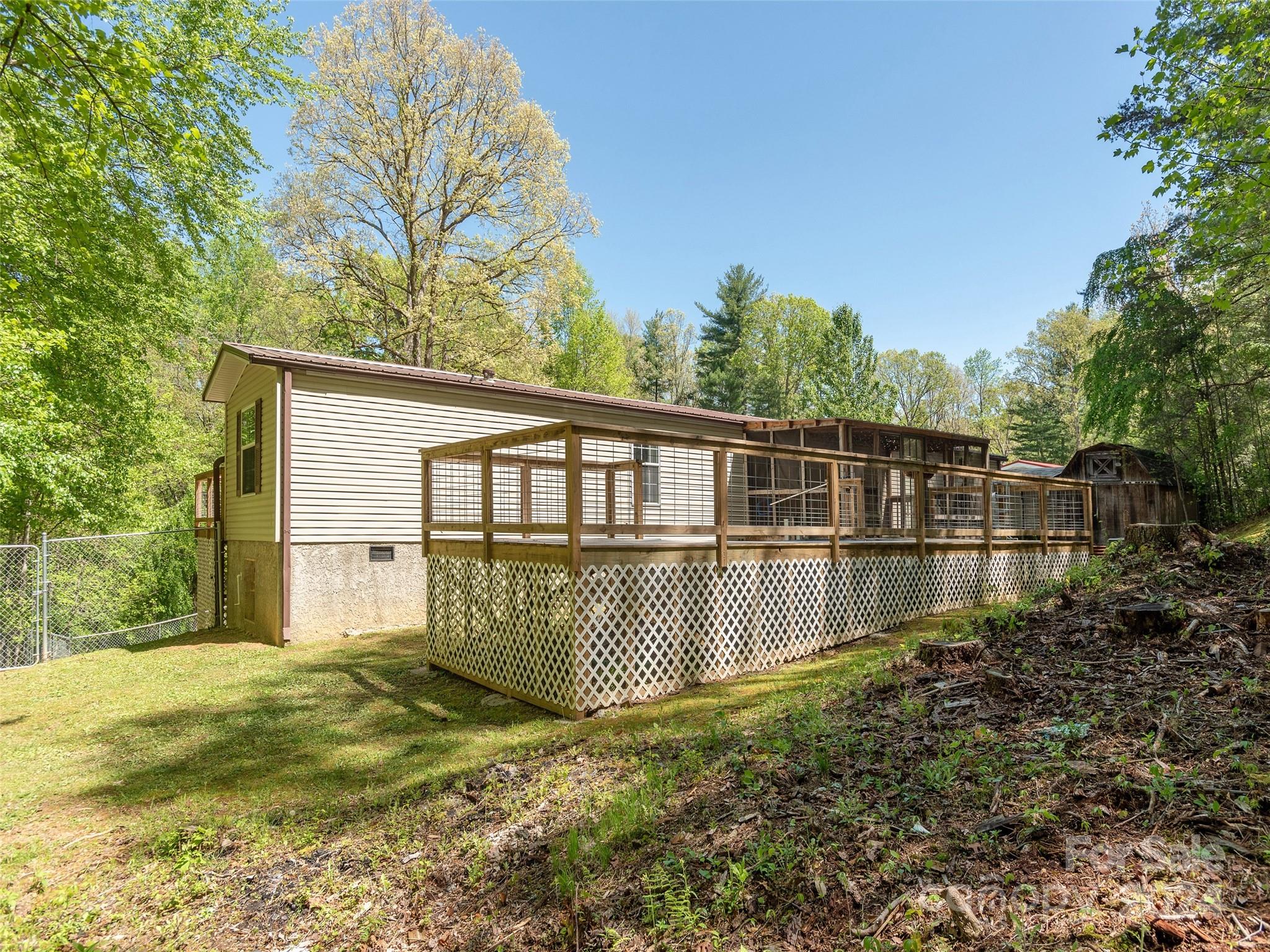 1067 Holbert Road Hendersonville, NC 28791 - Photo 34 of 36 Gallery Image 34