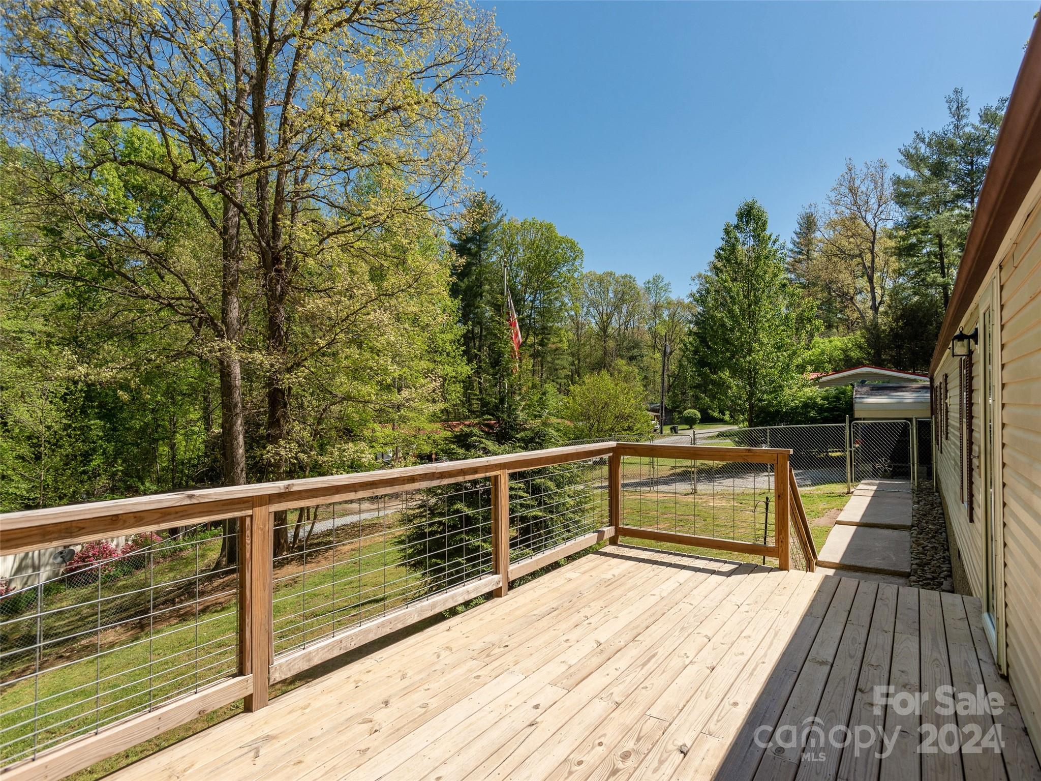 1067 Holbert Road Hendersonville, NC 28791 - Photo 5 of 36 Gallery Image 5