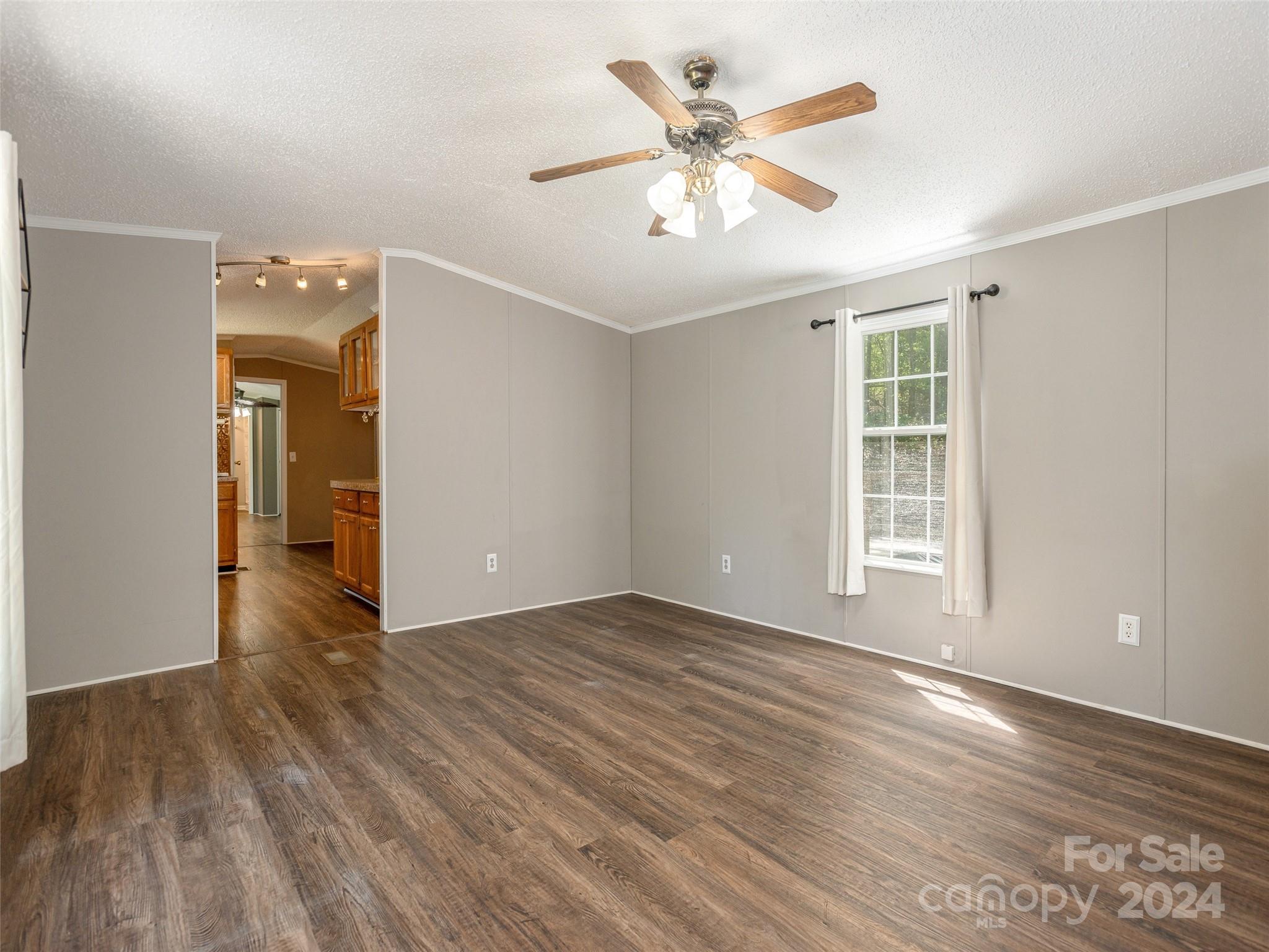 1067 Holbert Road Hendersonville, NC 28791 - Photo 9 of 36 Gallery Image 9