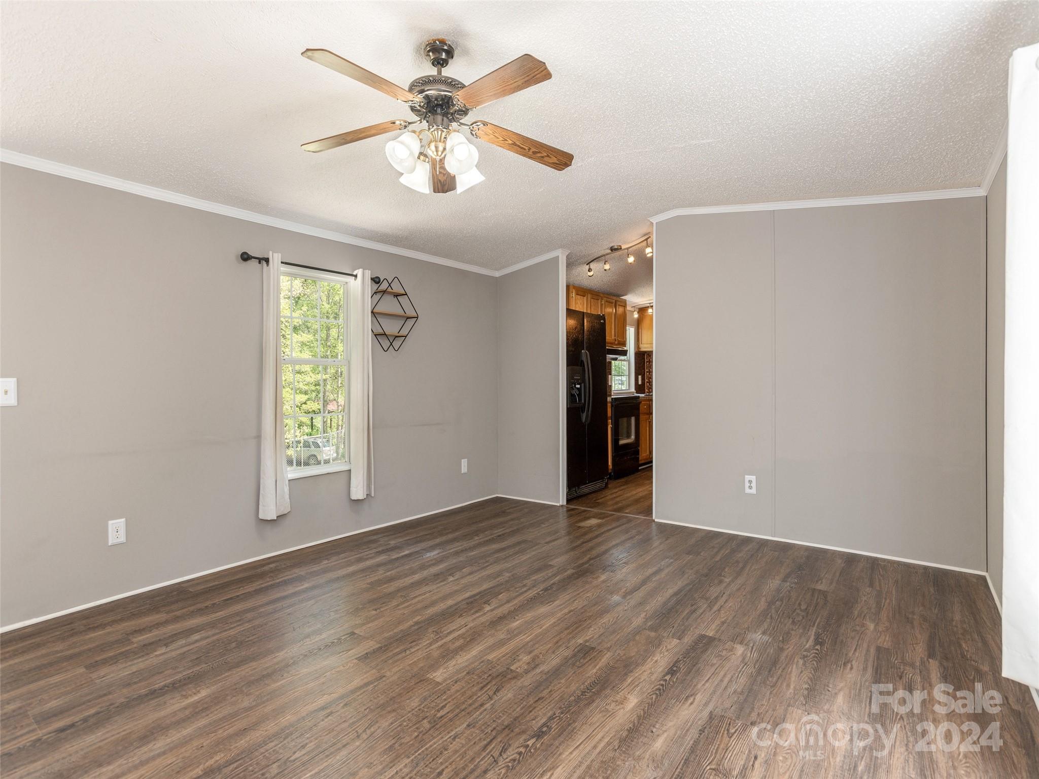 1067 Holbert Road Hendersonville, NC 28791 - Photo 10 of 36 Gallery Image 10