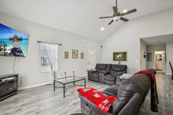 $350,000 | 103 Deer Lane, Russellville, KY 42276